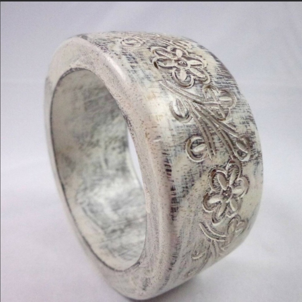NEW! Sir Alistair Rai Bracelet - Picture 5 of 5